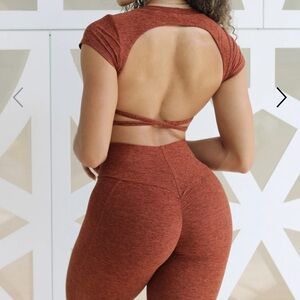 Open Back Tee Bombshell Sportswear size S